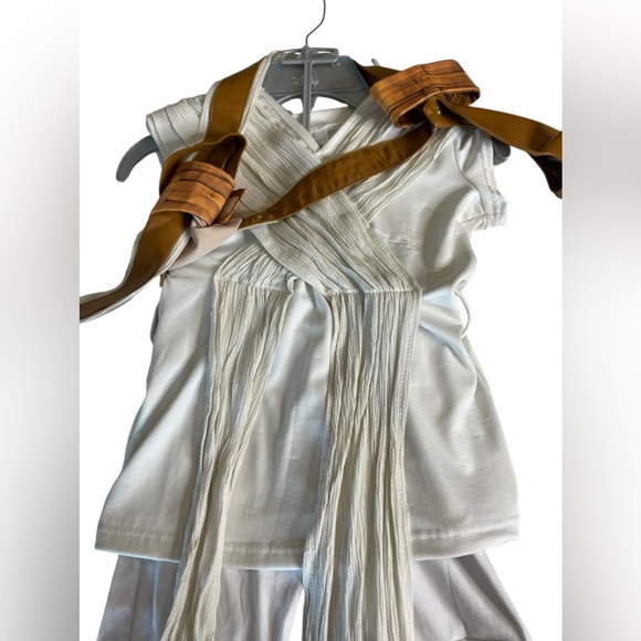 Authentic Disney Store Costume -Rey StarWars size 5/6 - Picture 3 of 16